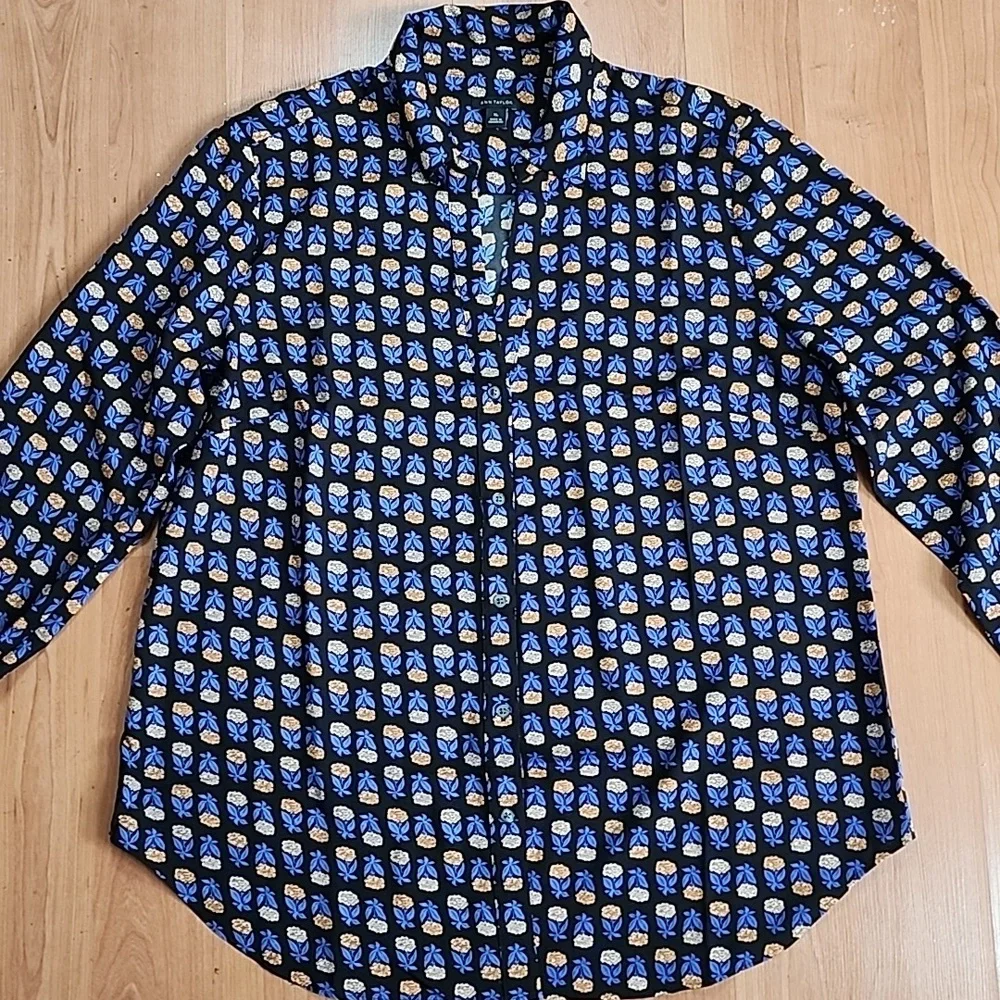 Ann Taylor Long Sleeve Floral Button Down Blouse